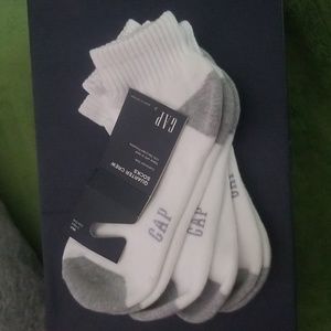 GAP men's crew socks